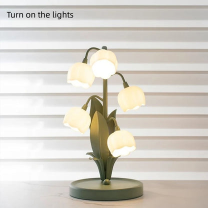 Vintage Floral Table Lamp